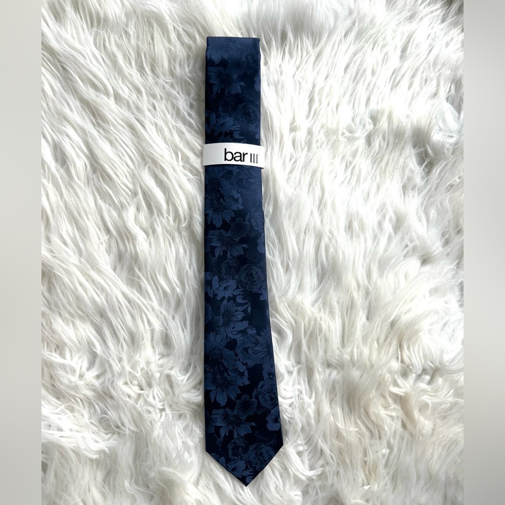 BAR III Men's Glacier Floral Tie Blue New with tag - Picture 3 of 5